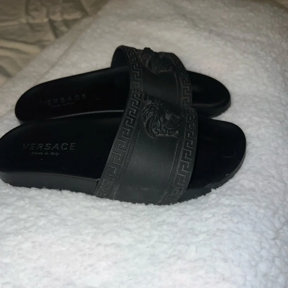 Versace La Medusa Slide - Picture 2 of 6